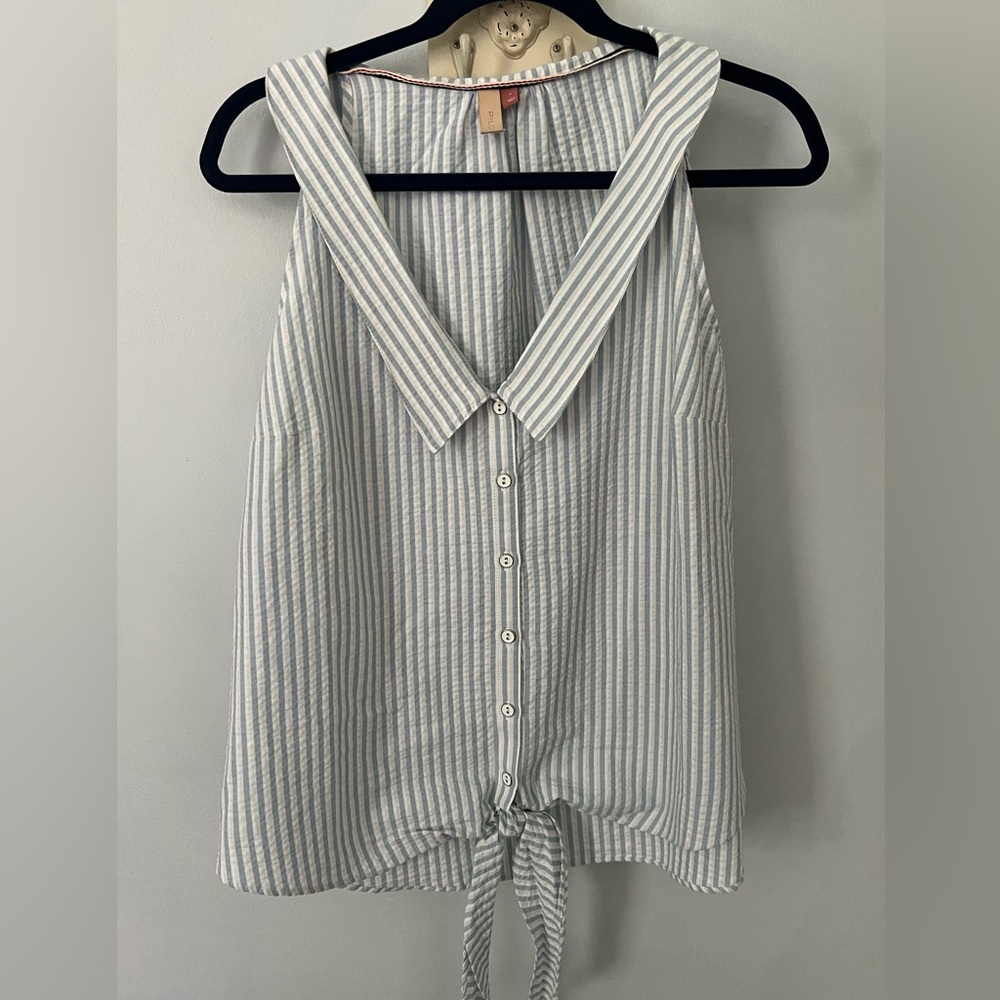 Pilcro White and Blue Tie Front Blouse ~ L